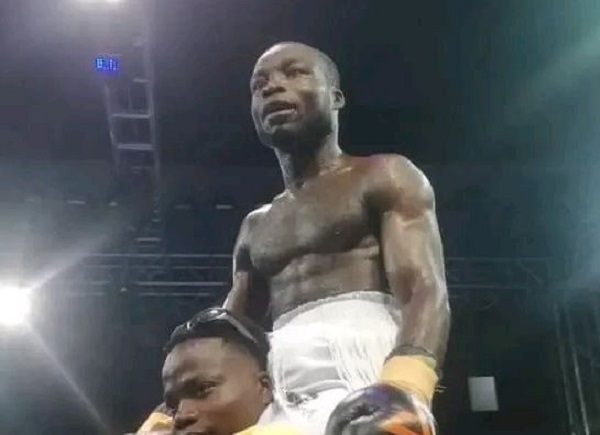 Samuel Martei Laryea pummels Iddi Kayumba to win bout at Bukom Boxing Arena